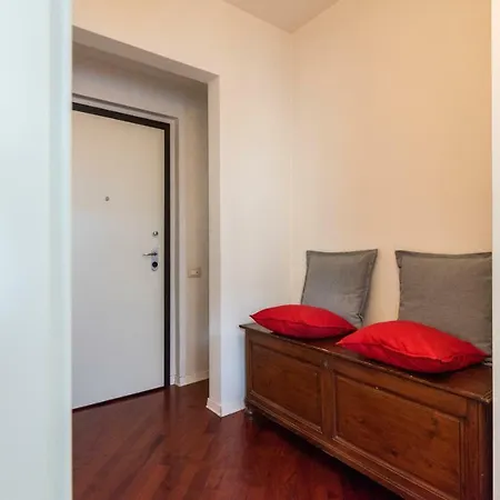 Renovated 19th-century In An Authentic Area Apartment *
