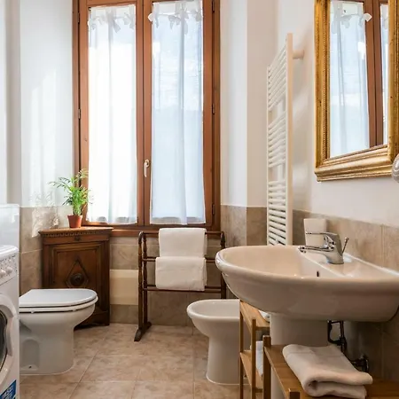 Renovated 19th-century In An Authentic Area Florence