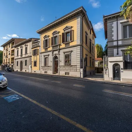 Renovated 19th-century In An Authentic Area Apartment Florence
