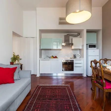 Renovated 19th-century In An Authentic Area Appartamento