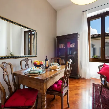 Renovated 19th-century In An Authentic Area Firenze