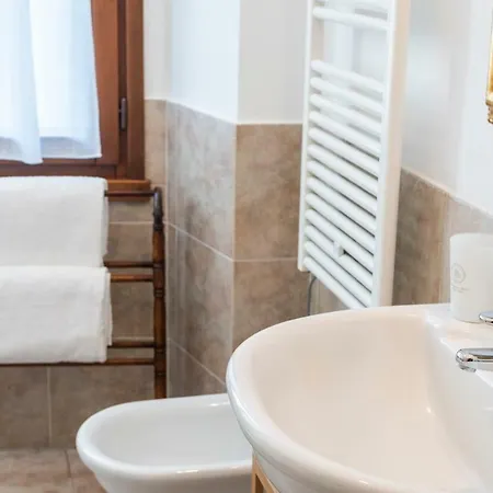 Renovated 19th-century In An Authentic Area *